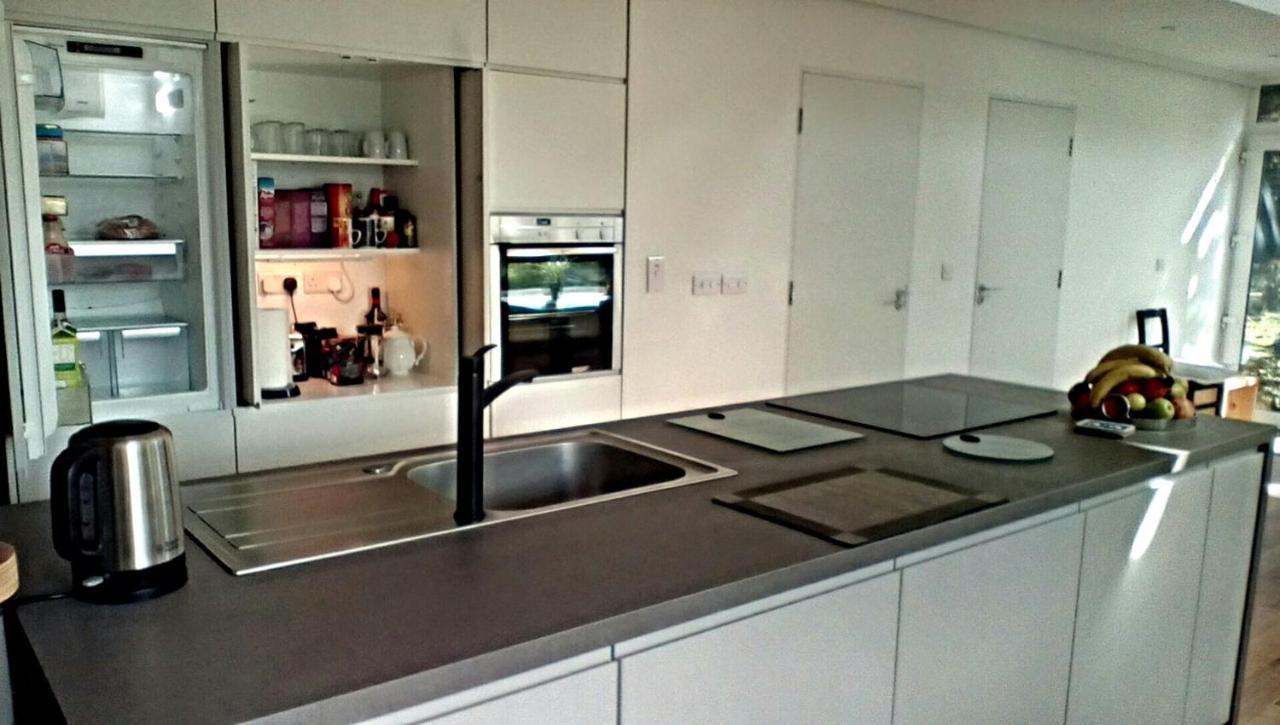 Spacious Contemporary Chalet Type Apartment. غالواي المظهر الخارجي الصورة