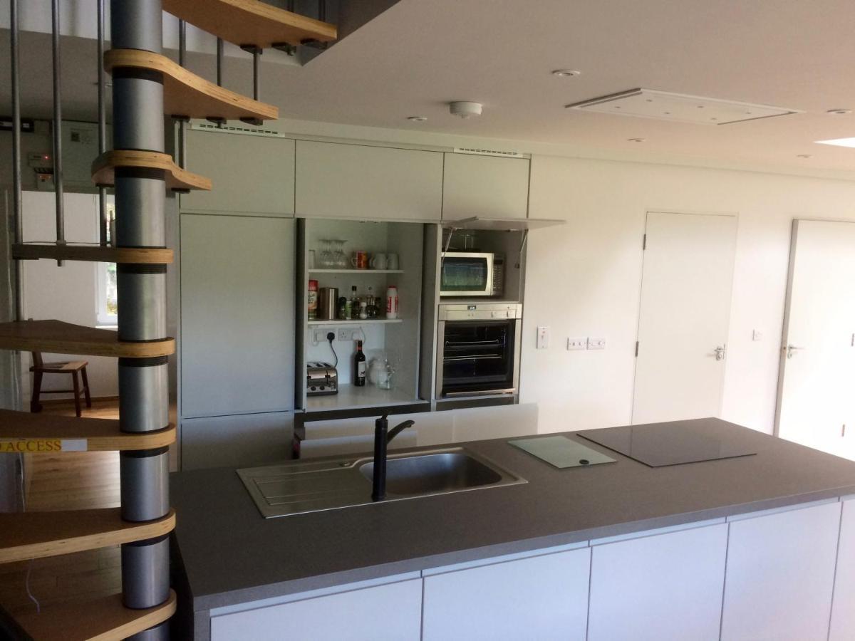 Spacious Contemporary Chalet Type Apartment. غالواي المظهر الخارجي الصورة